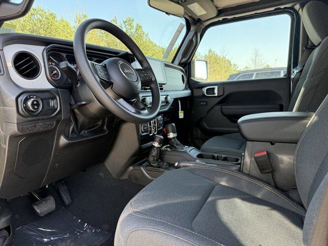 new 2025 Jeep Gladiator car, priced at $45,780