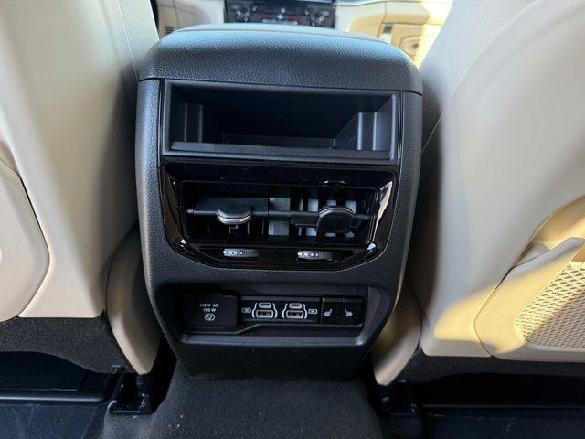 new 2025 Jeep Grand Cherokee car, priced at $47,625