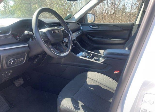 used 2023 Jeep Grand Cherokee car, priced at $28,490