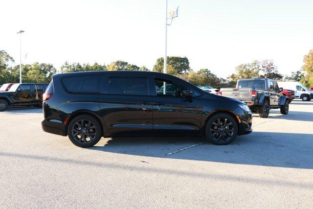 used 2020 Chrysler Pacifica car, priced at $17,990