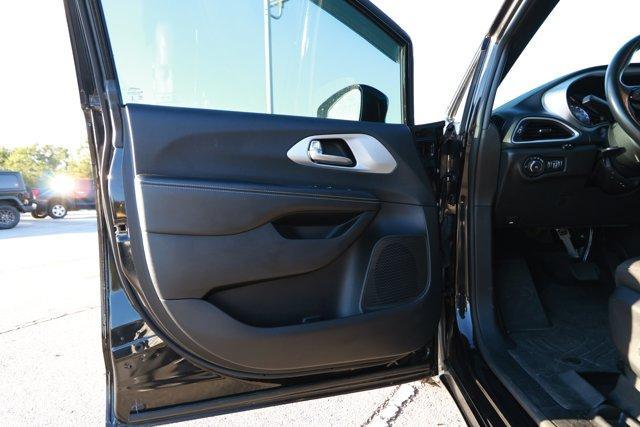 used 2020 Chrysler Pacifica car, priced at $17,990