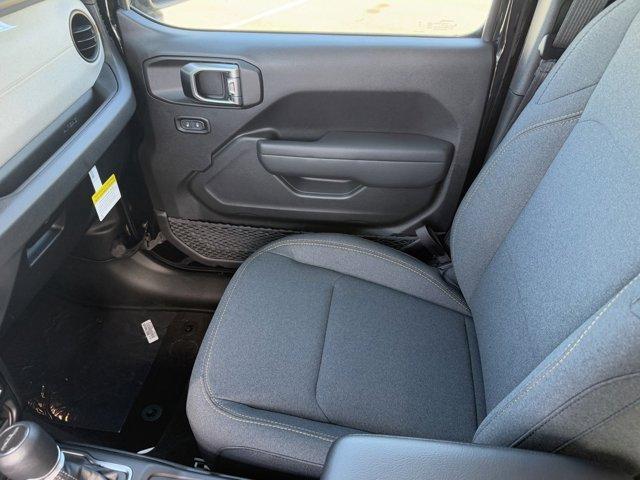new 2025 Jeep Gladiator car, priced at $43,385