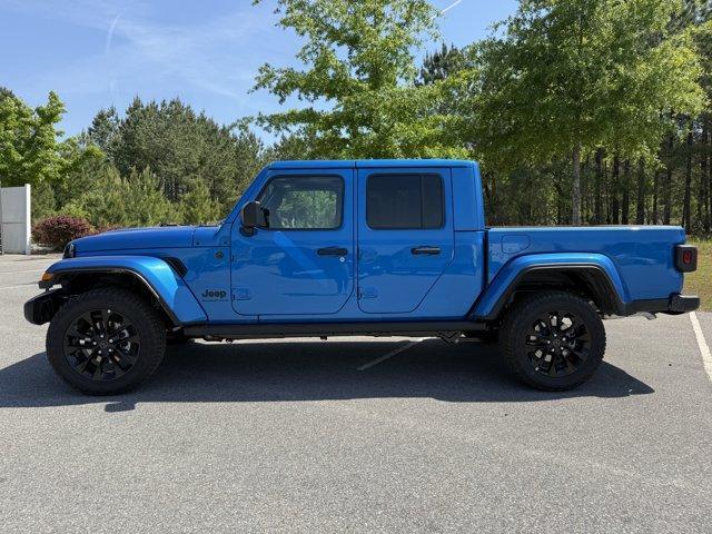 new 2025 Jeep Gladiator car, priced at $41,678