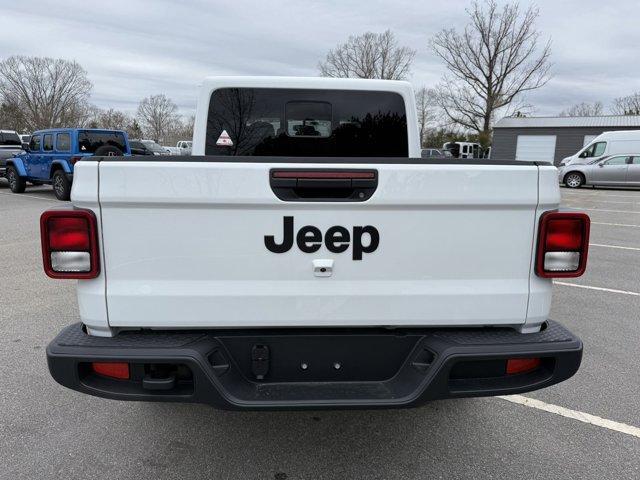 new 2025 Jeep Gladiator car, priced at $40,906