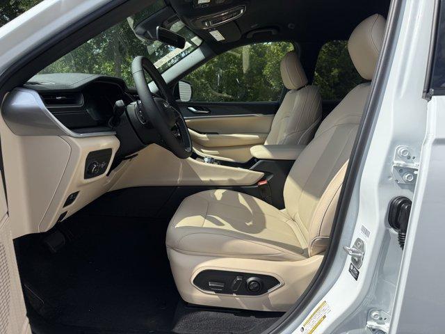 new 2025 Jeep Grand Cherokee L car, priced at $46,900