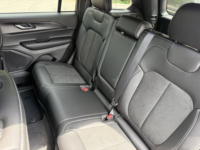 new 2025 Jeep Grand Cherokee car, priced at $42,168
