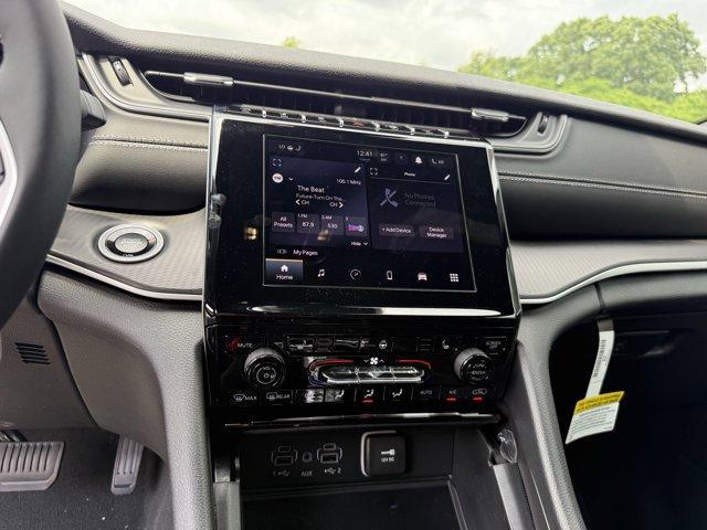 new 2025 Jeep Grand Cherokee car, priced at $42,168