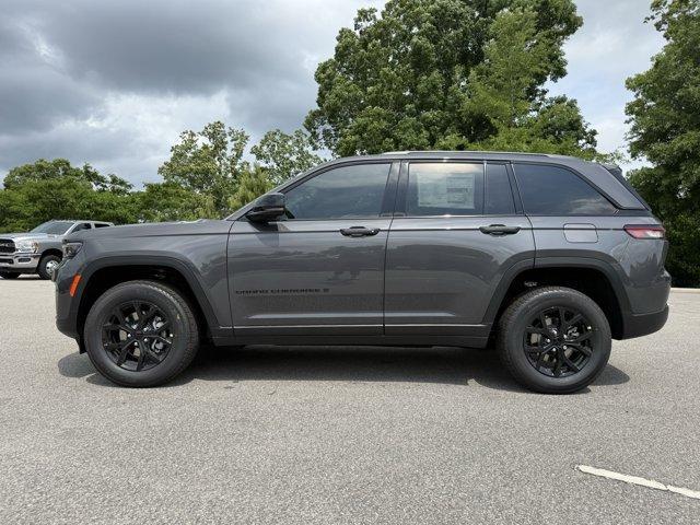 new 2025 Jeep Grand Cherokee car, priced at $42,168