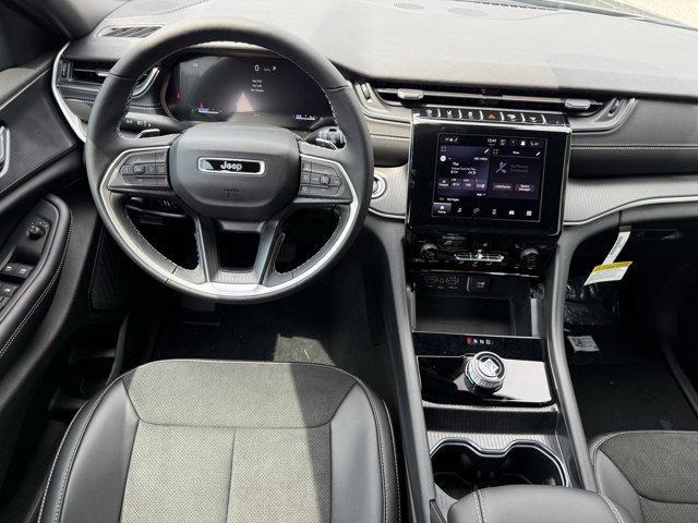 new 2025 Jeep Grand Cherokee car, priced at $42,168