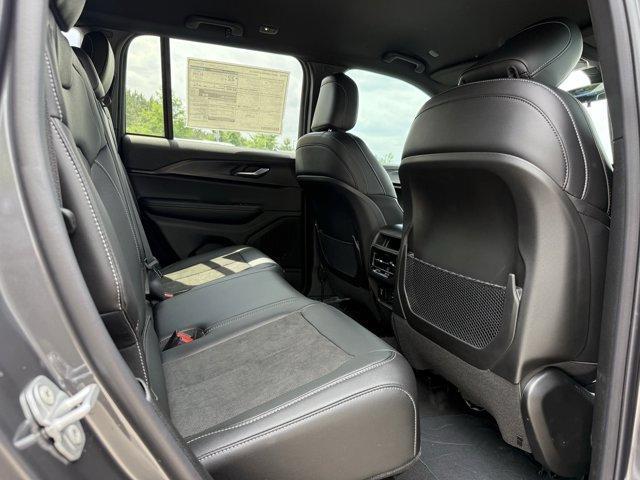 new 2025 Jeep Grand Cherokee car, priced at $42,168