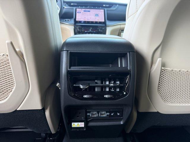 new 2025 Jeep Grand Cherokee car, priced at $46,490
