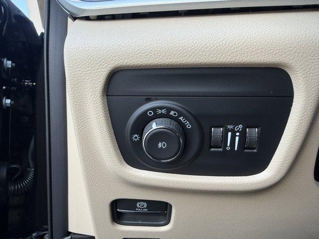 new 2025 Jeep Grand Cherokee car, priced at $46,490