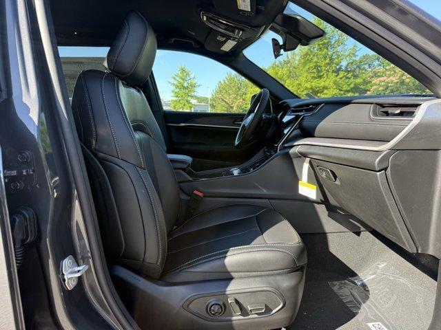 new 2025 Jeep Grand Cherokee car, priced at $51,215