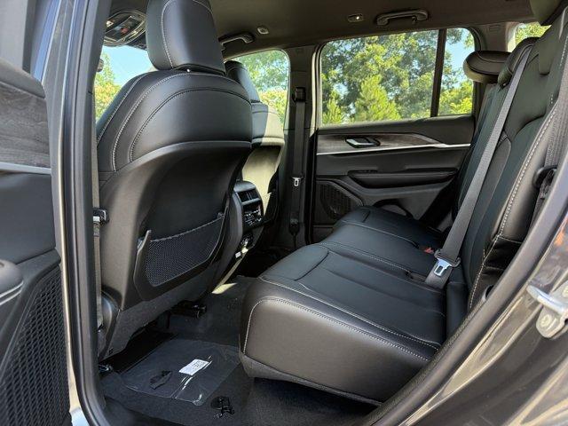 new 2025 Jeep Grand Cherokee car, priced at $51,215