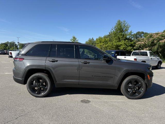 new 2025 Jeep Grand Cherokee car, priced at $51,215