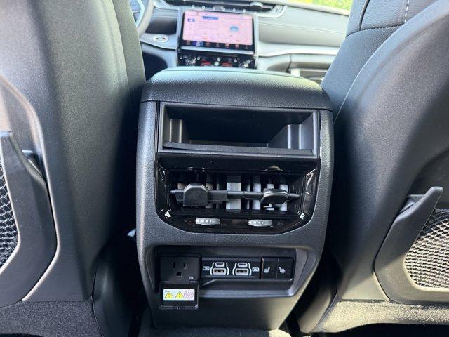 new 2025 Jeep Grand Cherokee car, priced at $44,396