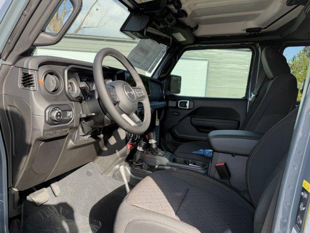 new 2025 Jeep Gladiator car, priced at $53,885