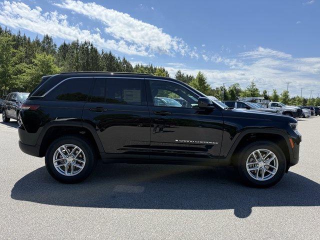 new 2025 Jeep Grand Cherokee car, priced at $37,318