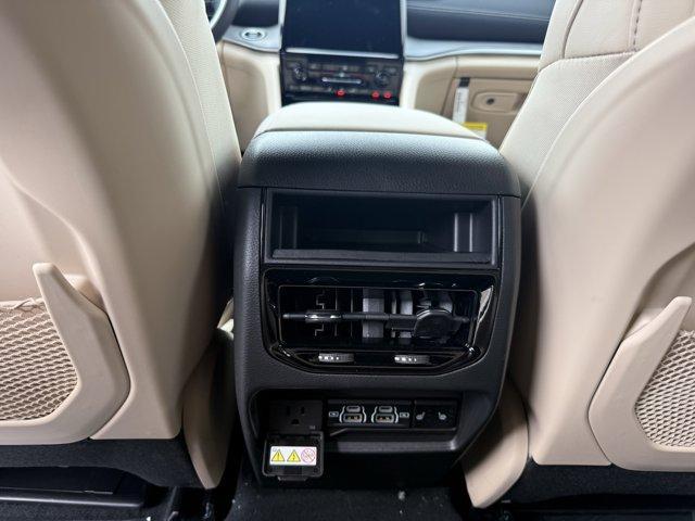 new 2025 Jeep Grand Cherokee car, priced at $42,429