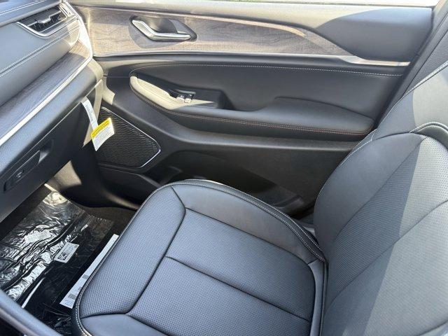 new 2025 Jeep Grand Cherokee L car, priced at $62,580