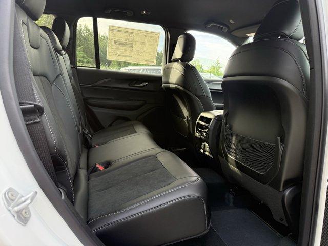 new 2025 Jeep Grand Cherokee car, priced at $40,074