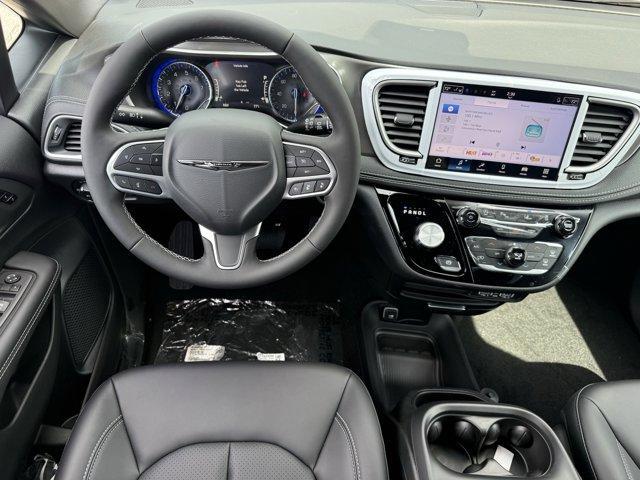 new 2025 Chrysler Pacifica car, priced at $42,517