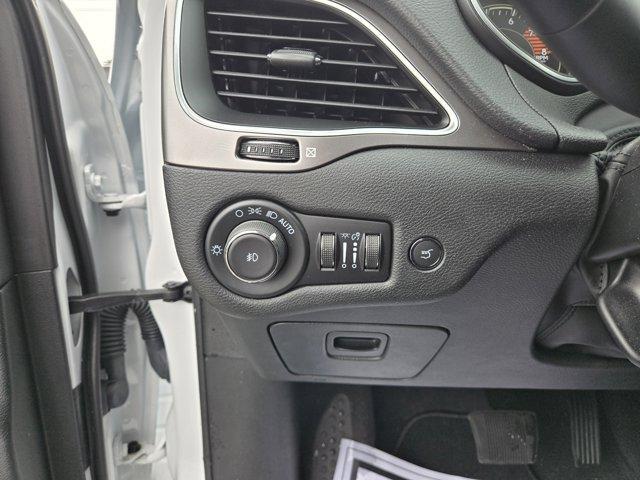 used 2022 Jeep Cherokee car, priced at $27,990
