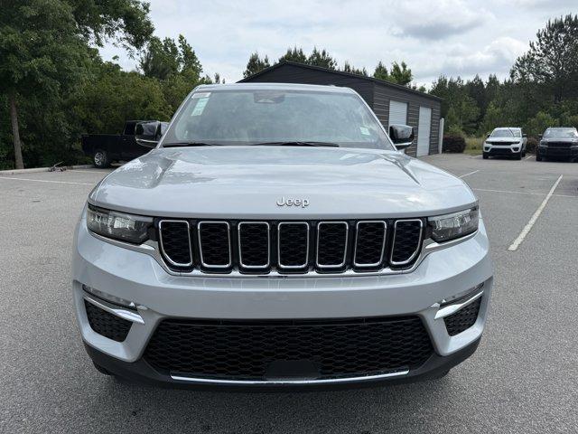 new 2025 Jeep Grand Cherokee car, priced at $43,777