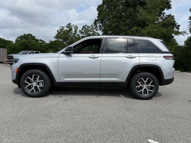 new 2025 Jeep Grand Cherokee car, priced at $43,777