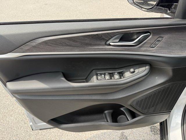 new 2025 Jeep Grand Cherokee car, priced at $43,777