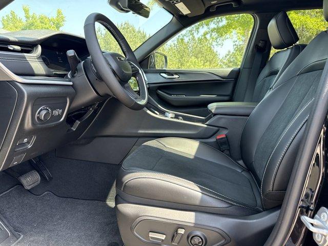 new 2025 Jeep Grand Cherokee L car, priced at $47,175