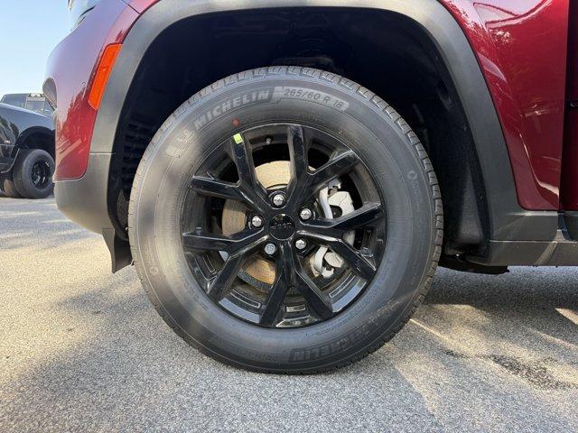 new 2025 Jeep Grand Cherokee car, priced at $40,578