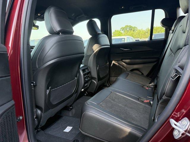 new 2025 Jeep Grand Cherokee car, priced at $40,578