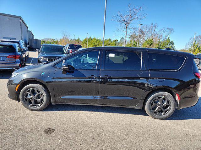 new 2024 Chrysler Pacifica Hybrid car, priced at $56,513