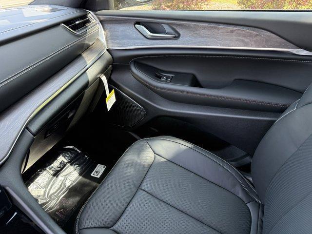 new 2025 Jeep Grand Cherokee L car, priced at $60,585