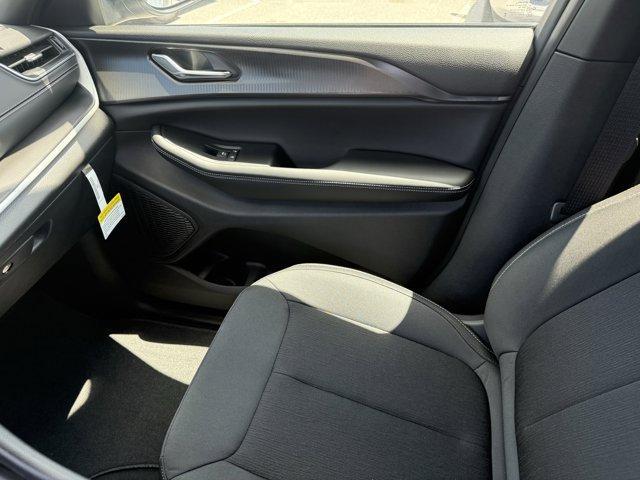 new 2025 Jeep Grand Cherokee L car, priced at $41,925