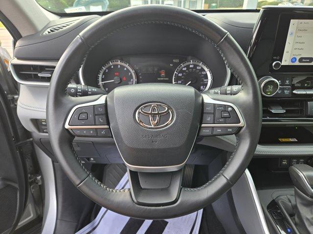 used 2023 Toyota Highlander car, priced at $36,990