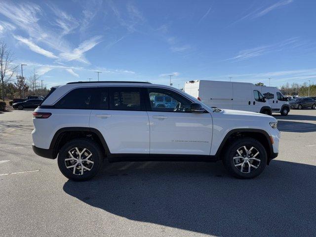 new 2025 Jeep Grand Cherokee car, priced at $42,042