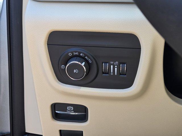 new 2025 Jeep Grand Cherokee L car, priced at $39,037