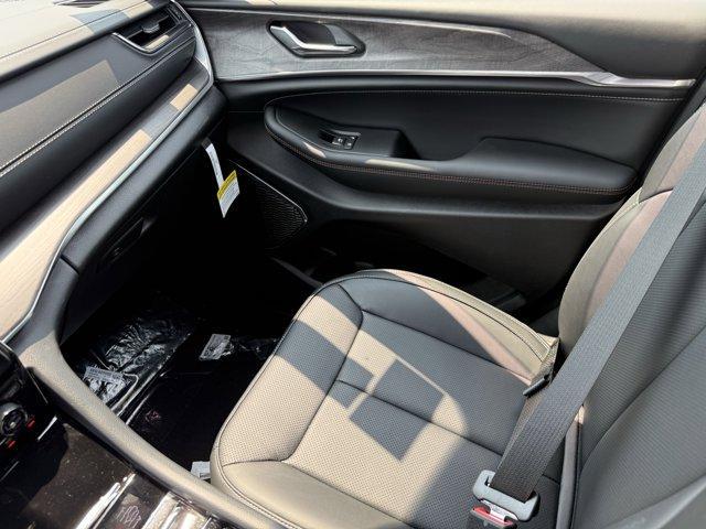 new 2025 Jeep Grand Cherokee car, priced at $59,585