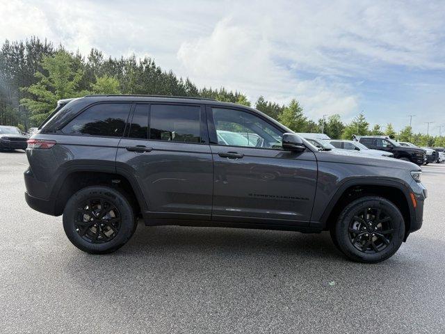 new 2025 Jeep Grand Cherokee car, priced at $44,230