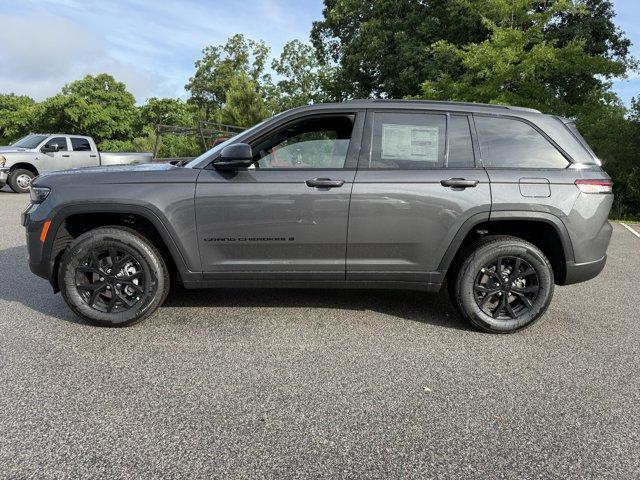 new 2025 Jeep Grand Cherokee car, priced at $44,230