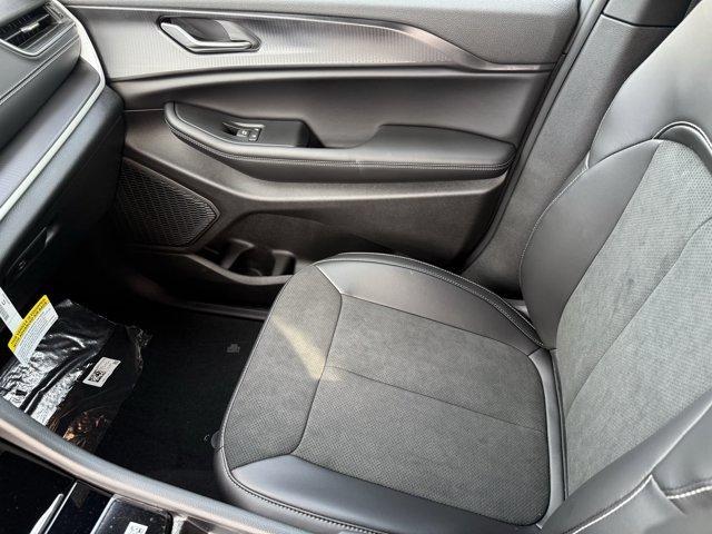 new 2025 Jeep Grand Cherokee car, priced at $44,230