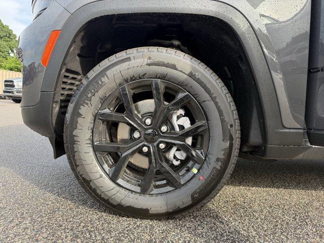 new 2025 Jeep Grand Cherokee car, priced at $44,230