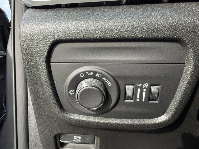 new 2025 Jeep Grand Cherokee car, priced at $44,230
