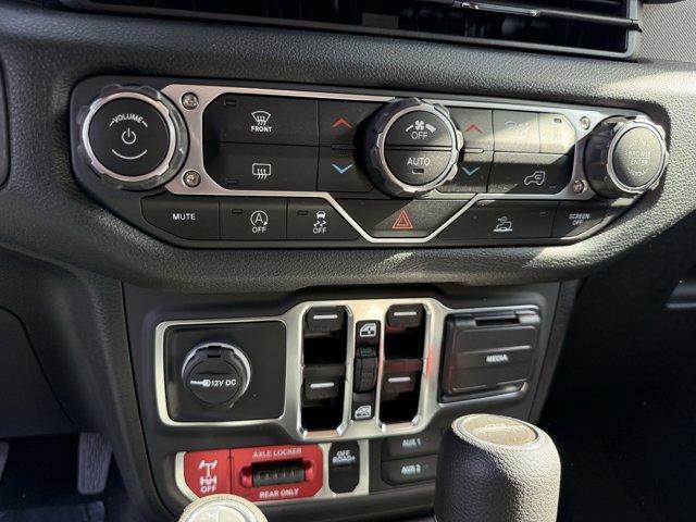 new 2025 Jeep Gladiator car, priced at $45,535