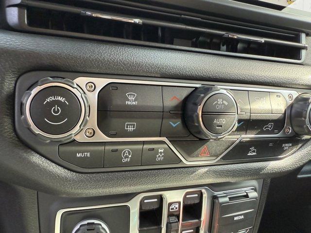 new 2025 Jeep Gladiator car, priced at $45,535