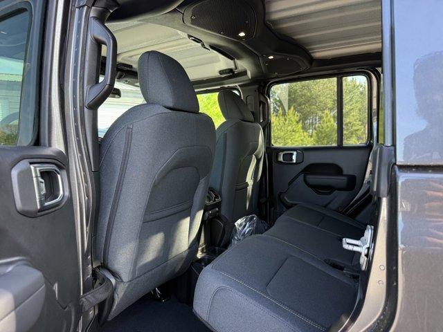 new 2025 Jeep Gladiator car, priced at $45,480