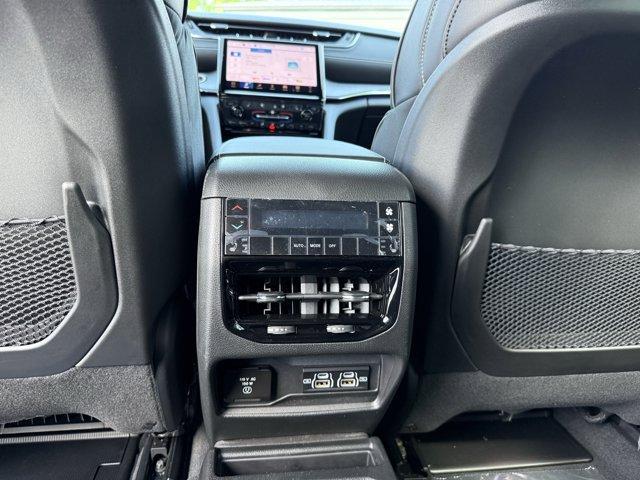 new 2025 Jeep Grand Cherokee L car, priced at $58,179