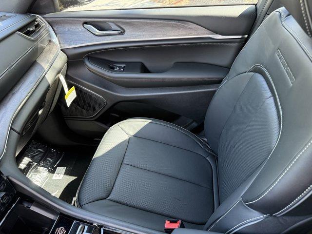 new 2025 Jeep Grand Cherokee L car, priced at $58,179